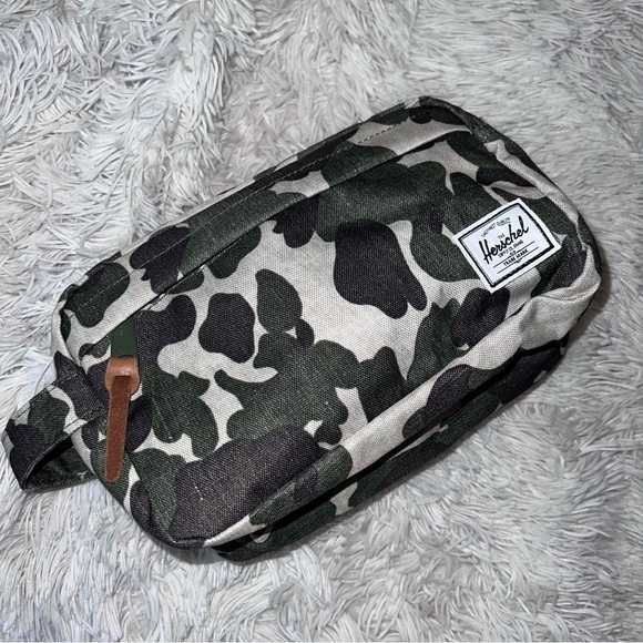 Herschel Supply Company Other - Herschel Travel Kit Bag